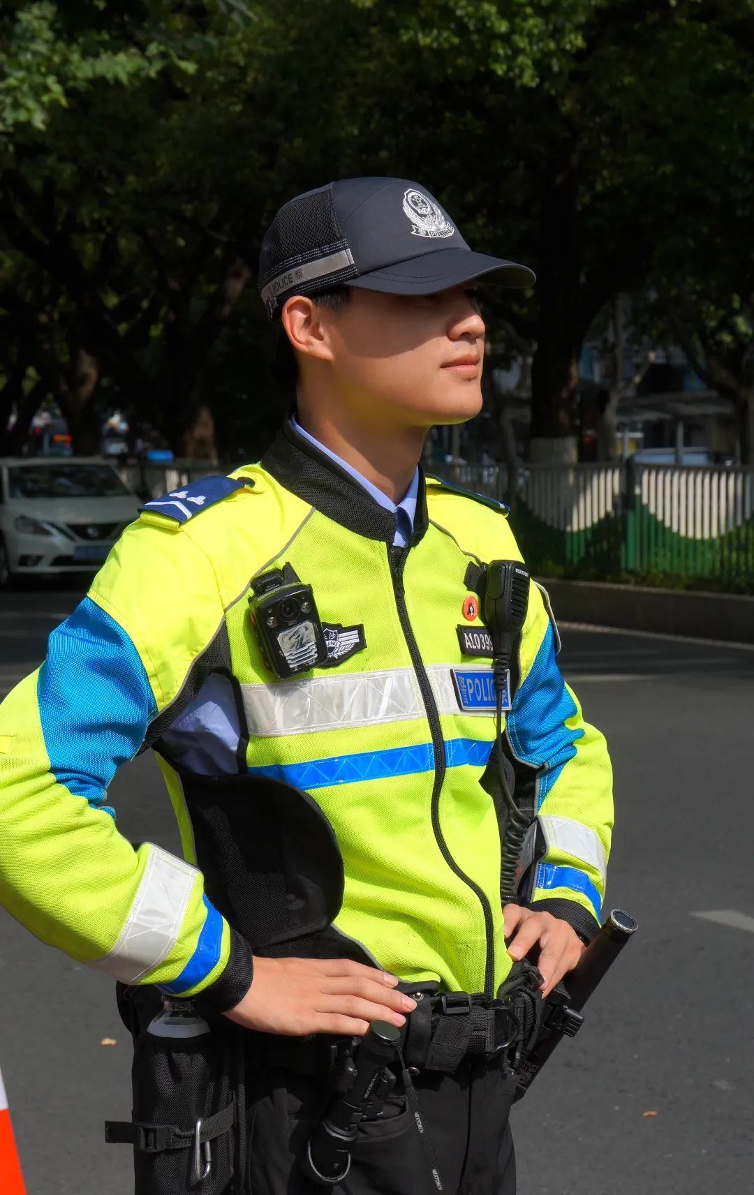 DƬ